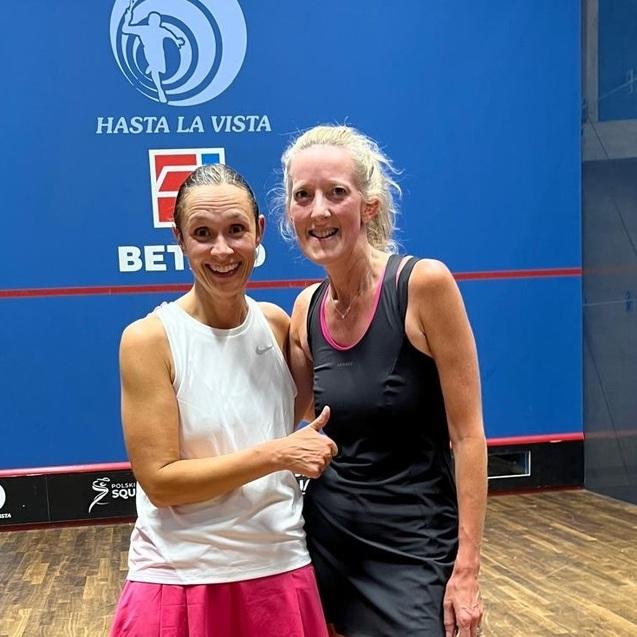 Melanie Kreisel (li) mit ihrer englischen Halbfinal-Kontrahentin Rachel Calver - Bild: DSQV
