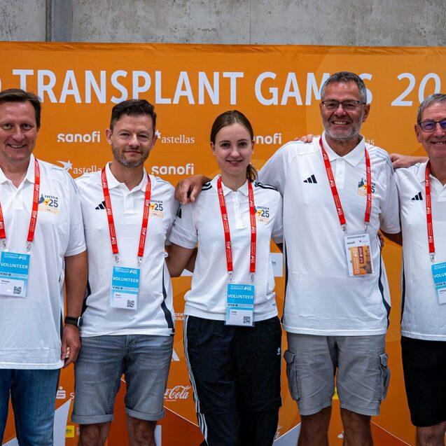 Das Squash-Schiedsrichter-Team der WTG 2025 (v.l.n.r.): Peter N&uuml;stedt, Thomas Muschter, Oscar Castellano, Cindy Schreiber, Falk Heinrich, Dillwyn Rosser, Wilhelm Eickworth - Bild: Karel Zirk