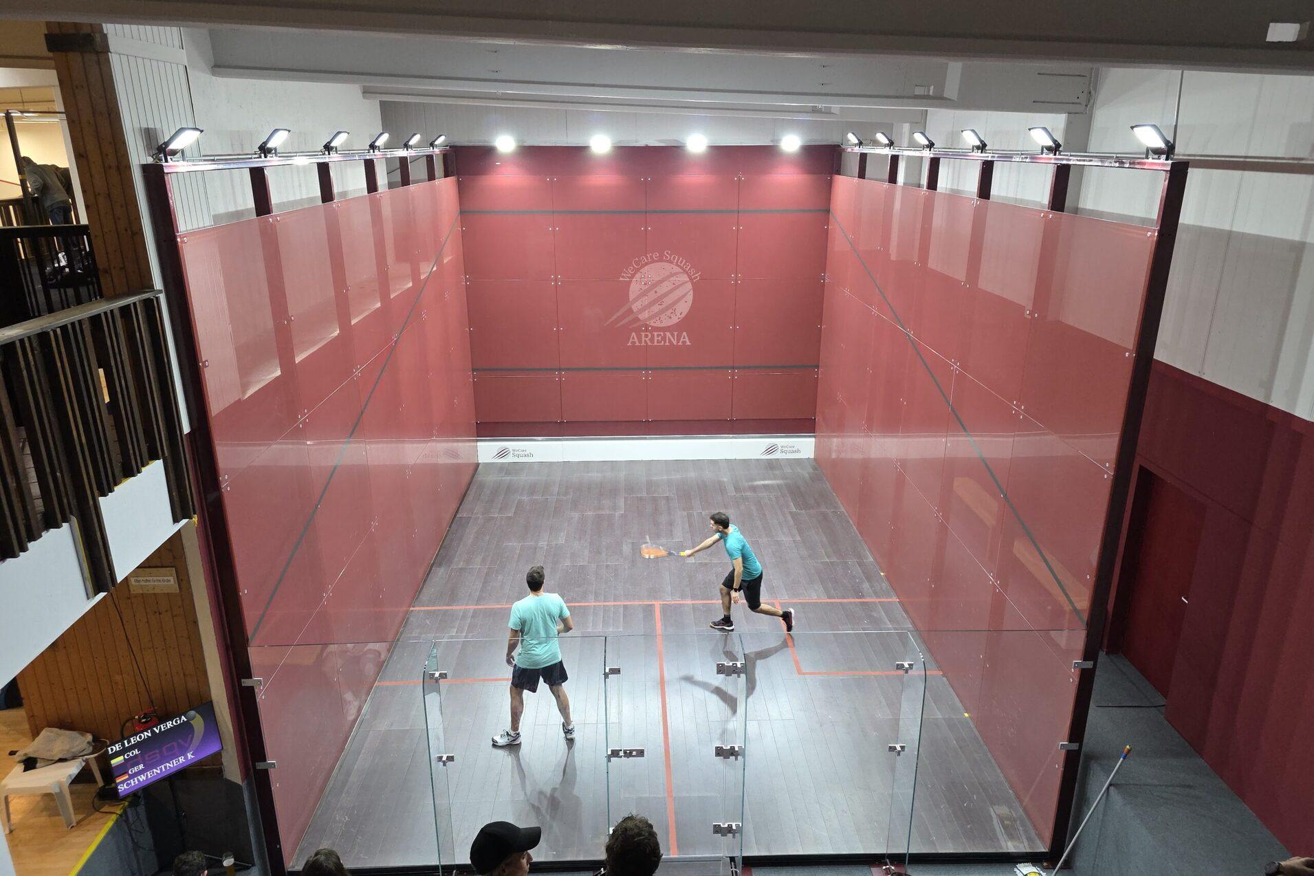 Der neue Glascourt im ausrichtenden Center WeCare Squash Germering wurde am Samstag, genau am World Squash Day 2025, offiziell eingeweiht - Bild: foto@tomwarda.de