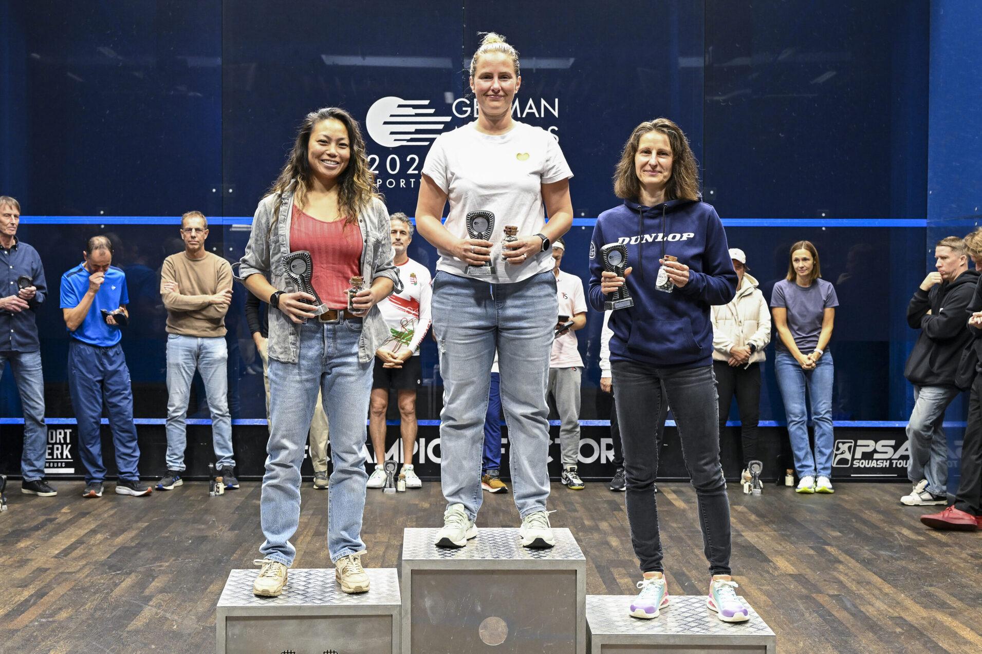 Das &Uuml;35-Podest der Damen (v.l.n.r.): Brenda Sariowan, Janina Jasper und Heike Hohenadel - Bild: Sportwerk Hamburg - Thomas Panzau