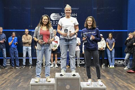 Das &Uuml;35-Podest der Damen (v.l.n.r.): Brenda Sariowan, Janina Jasper und Heike Hohenadel - Bild: Sportwerk Hamburg - Thomas Panzau