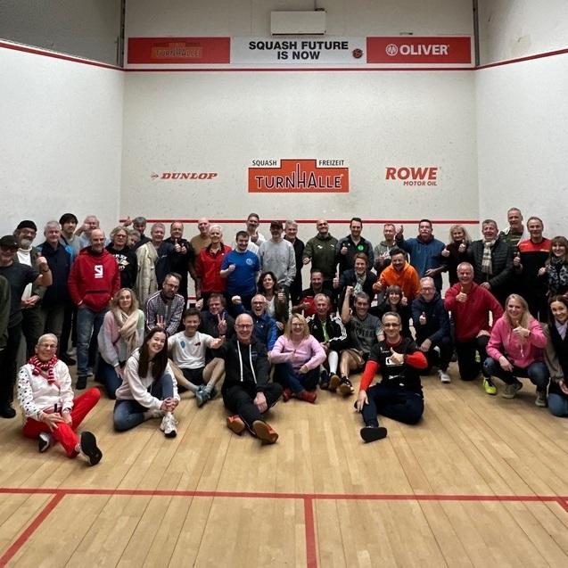 Gruppenfoto bei der 1. DSQV-Masters-Rangliste 2025/2026 - Bild: DSQV