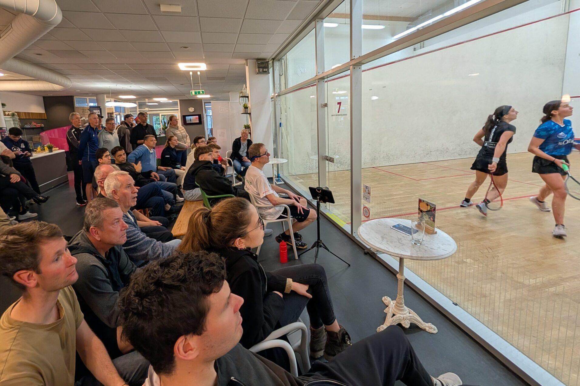 Blick auf die Zuschauer beim Damenfinale - Bild: Sport-Insel Stuttgart - Saskia Knobling