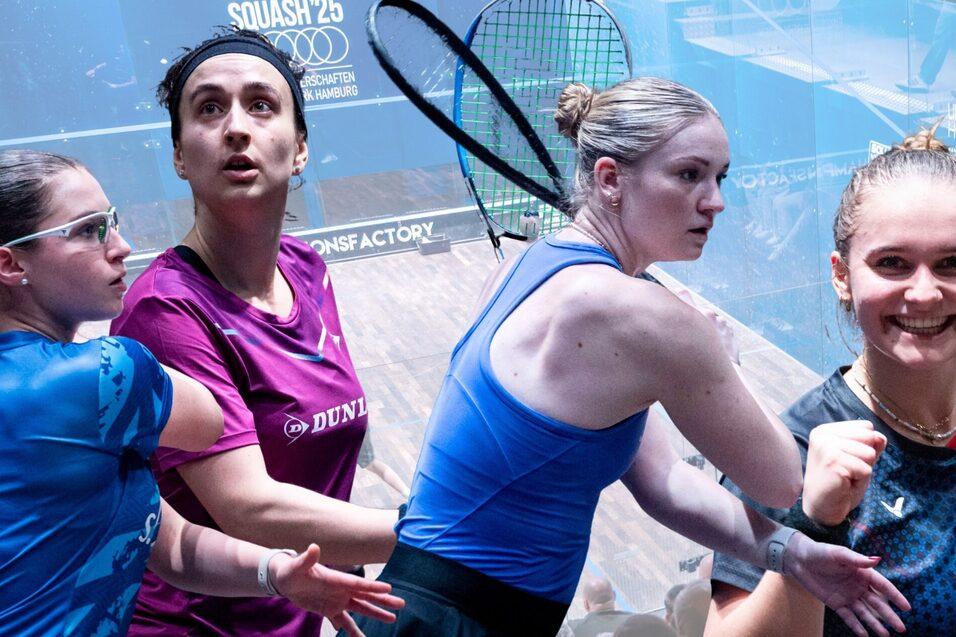 Maya Weishar (Setzung: 3/4), Aylin G&uuml;nsav (3/4), Saskia Beinhard (1) und Katerina Tycova (2, v.l.n.r.) sind das Quartett der in TOP 4 - gesetzten Spielerinnen bei den DEM 2026 - Bilder (Archiv) - Henning Angerer