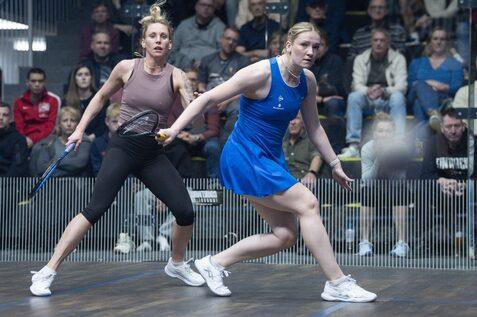 Saskia Beinhard (re) gewann das DEM-Halbfinale gegen Sharon Sinclair in drei S&auml;tzen - Bild: Sportwerk - Henning Angerer
