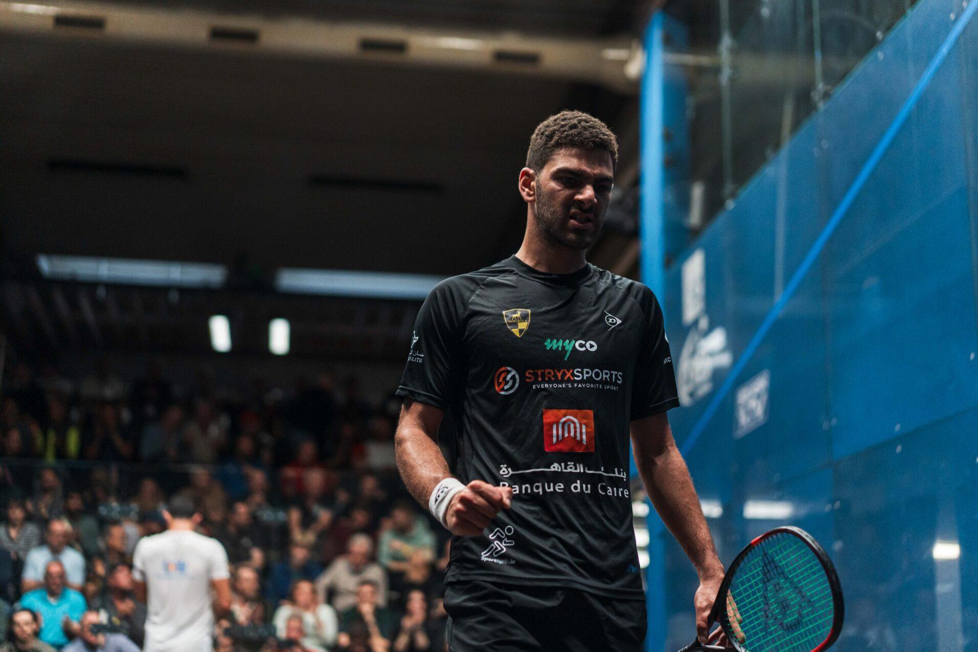 Aly Abou Eleinen bejubelt seinen Fünfsatzsieg gegen Fares Dessouky - Bild: PSA Squash Tour