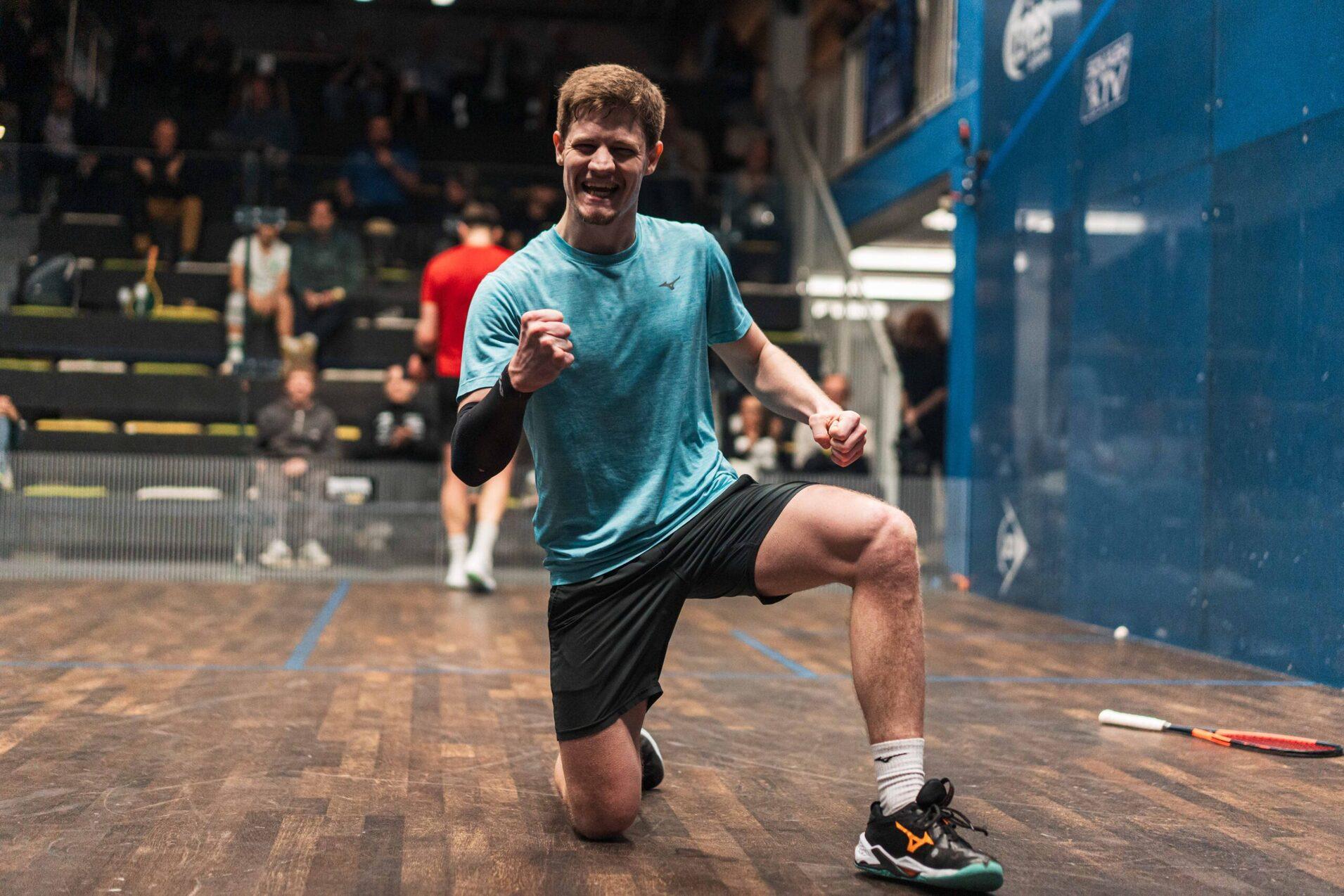Marek Panacek vom ausrichtenden Sportwerk Hamburg sorgte für den Überraschungssieg an Tag 1 im Herrenfeld - Bild: PSA Squash Tour
