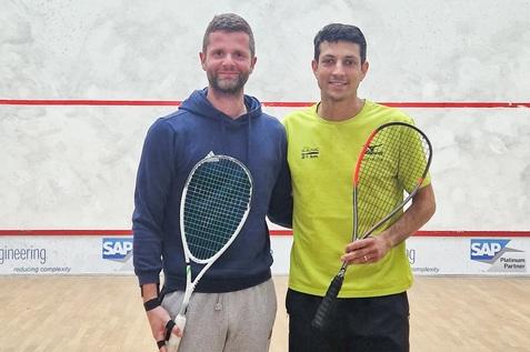 Das Finale bei den Herren B: Nico Wilhelms (li) und Lucas Gehu - Bild: Henrike Bosserhoff