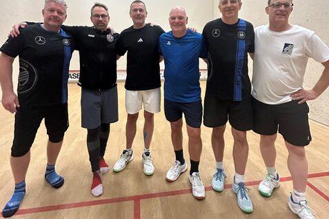 Sechs Berliner Squasher waren jetzt bei den Danish Masters GP auf kontinentaler Masters-Turniertour: Stefan Bach, Rene Sorge, Alexander Korsch, Stefan Rosenberger, Sven M&auml;hl und Alois Sommer (v.l.n.r.).