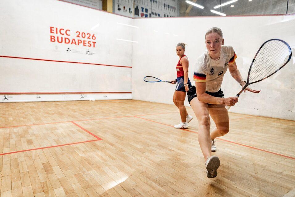 Saskia Beinhard (re) unterliegt im Achtelfinale der Einzel EM gegen die Spanierin Noa Romero - Bild: Richard Leonard Kirner