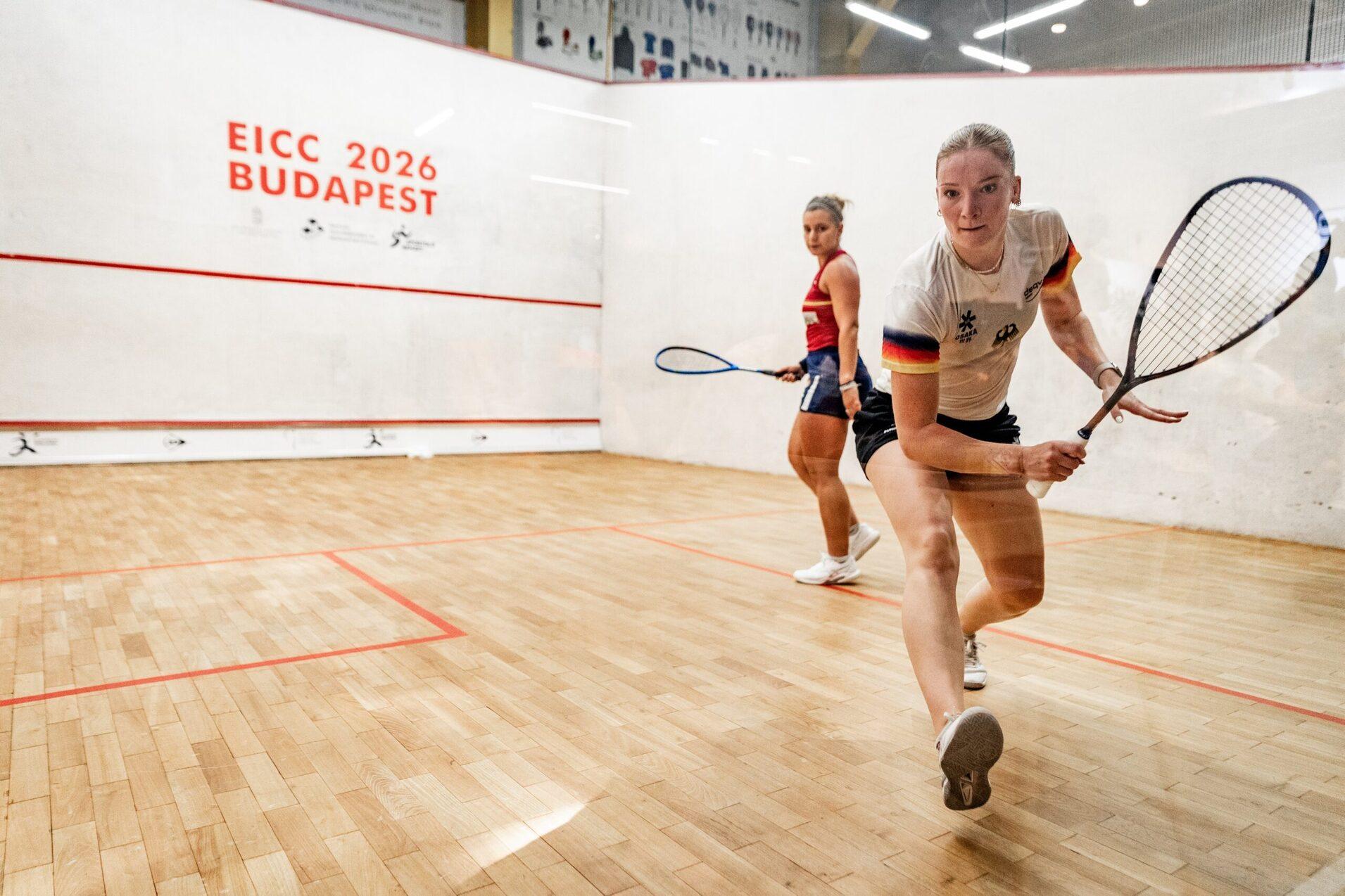 Saskia Beinhard (re) unterliegt im Achtelfinale der Einzel EM gegen die Spanierin Noa Romero - Bild: Richard Leonard Kirner
